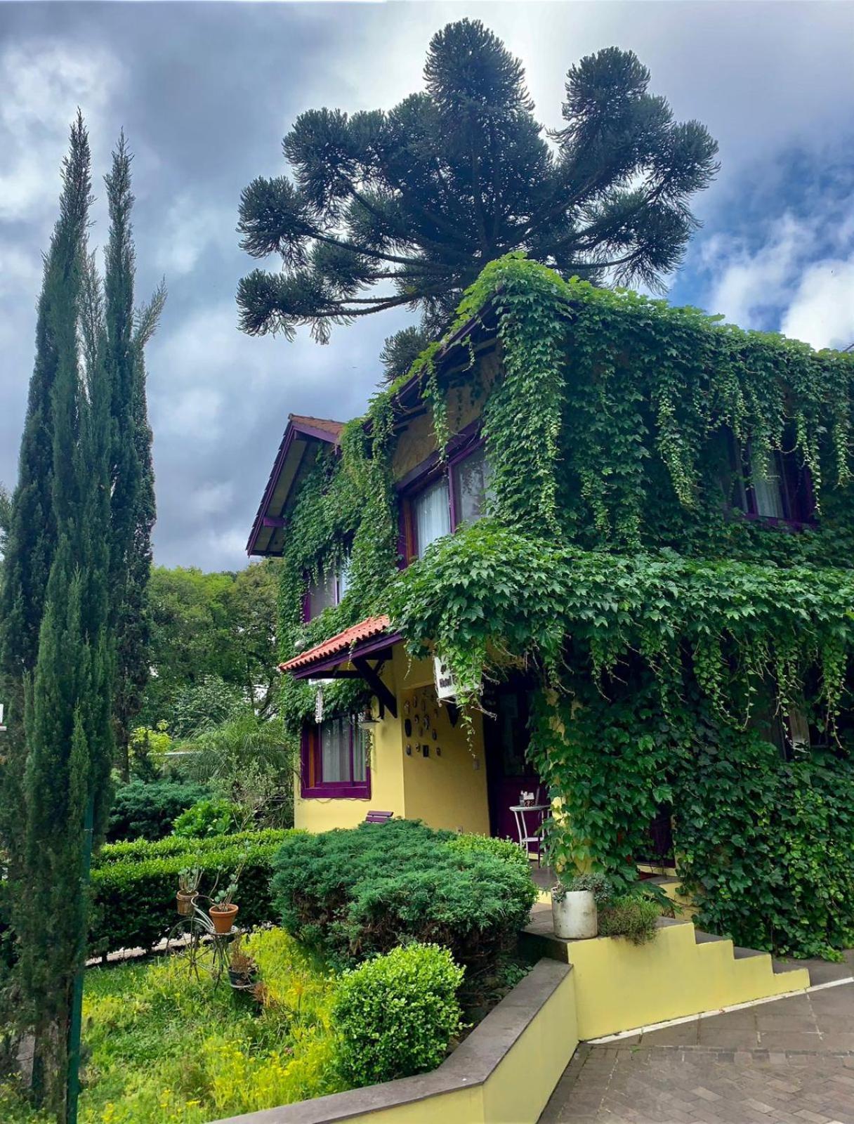 Petit Hotel Provence Gramado Kültér fotó
