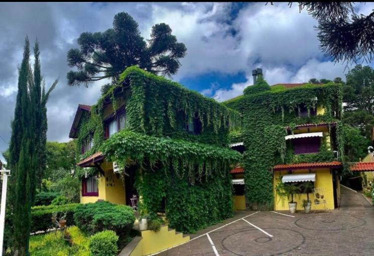 Petit Hotel Provence Gramado Kültér fotó
